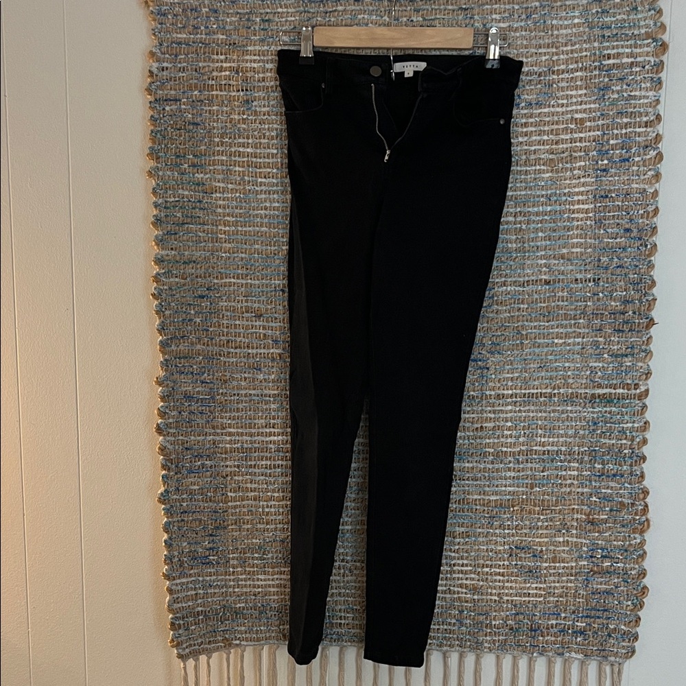 VETTA Black Denim Pants
